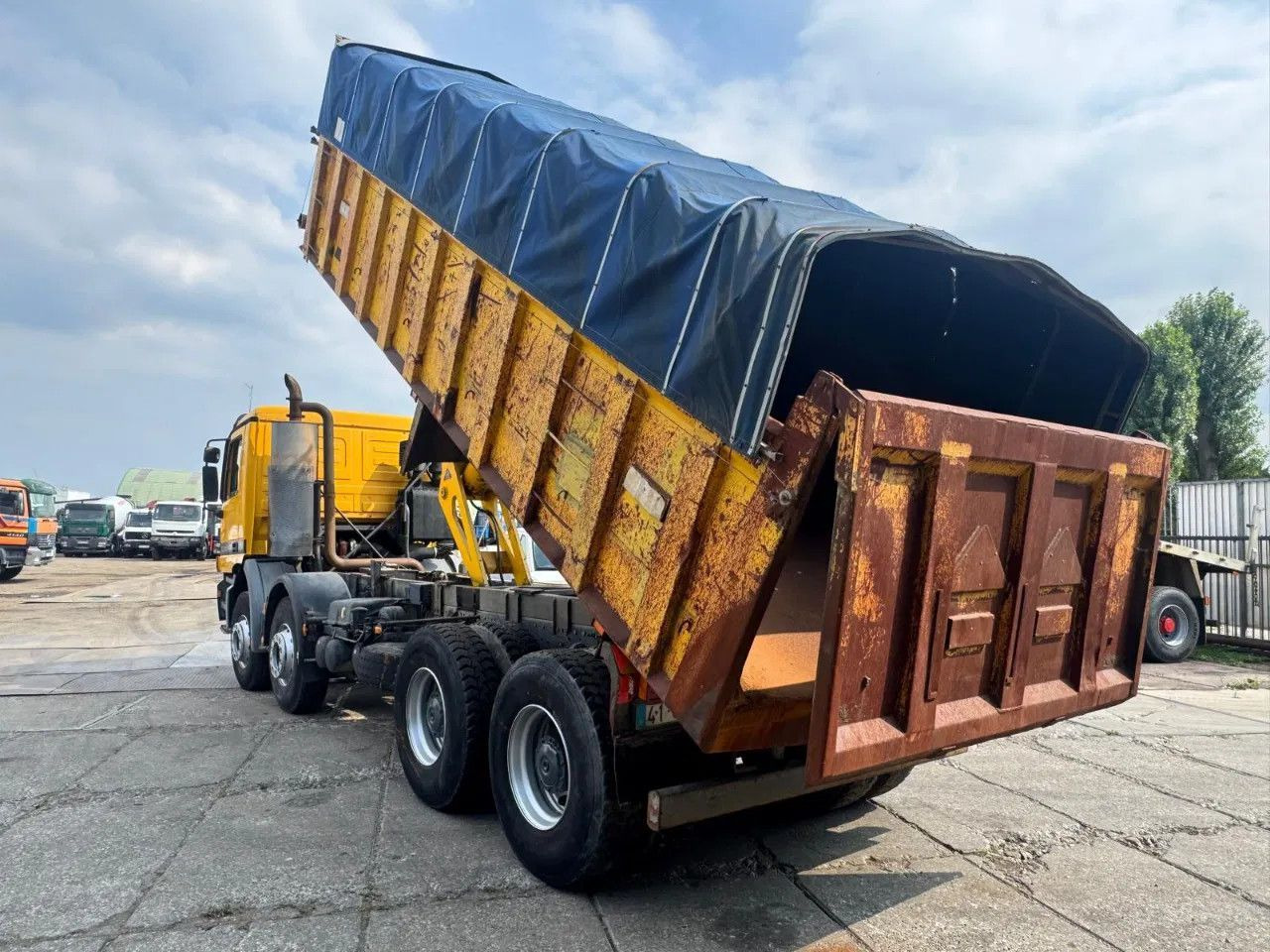 Mercedes-Benz Actros 3235 V6 8X4 Tipper Spring/Spring Manual G - Xe ben: hình 3 Mercedes-Benz Actros 3235 V6 8X4 Tipper Spring/Spring Manual G - Xe ben: hình 3
