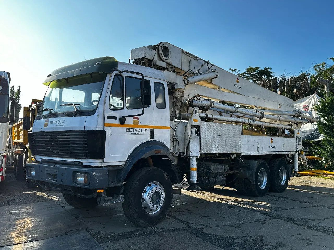 Mercedes-Benz SK 2631 6X4 LSB 36M BETONPOMP 370 BAR Mercedes-Benz SK 2631 6X4 LSB 36M BETONPOMP 370 BAR - Xe trộn bơm bê tông: hình 2 Mercedes-Benz SK 2631 6X4 LSB 36M BETONPOMP 370 BAR Mercedes-Benz SK 2631 6X4 LSB 36M BETONPOMP 370 BAR - Xe trộn bơm bê tông: hình 2