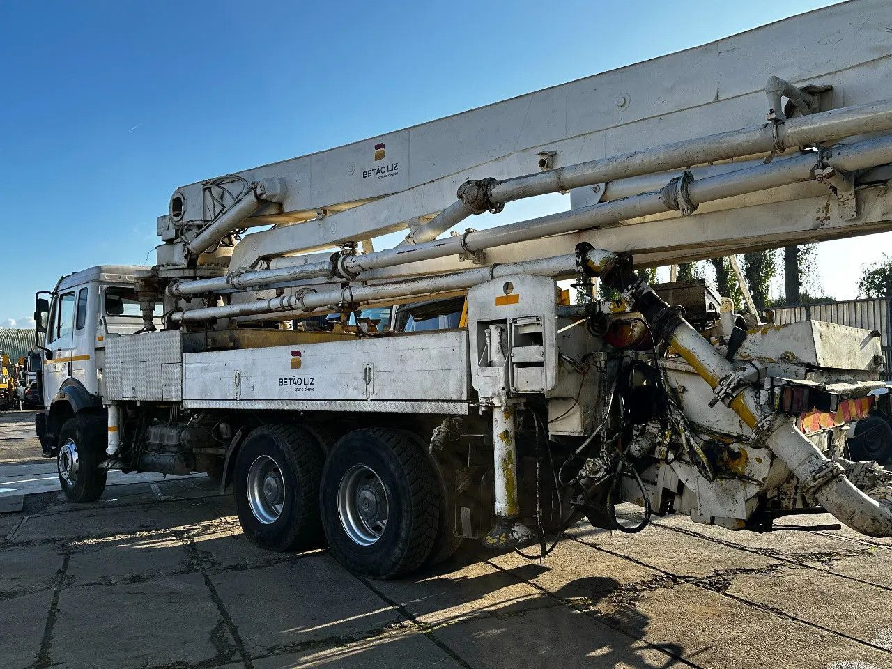 Mercedes-Benz SK 2631 6X4 LSB 36M BETONPOMP 370 BAR Mercedes-Benz SK 2631 6X4 LSB 36M BETONPOMP 370 BAR - Xe trộn bơm bê tông: hình 3 Mercedes-Benz SK 2631 6X4 LSB 36M BETONPOMP 370 BAR Mercedes-Benz SK 2631 6X4 LSB 36M BETONPOMP 370 BAR - Xe trộn bơm bê tông: hình 3