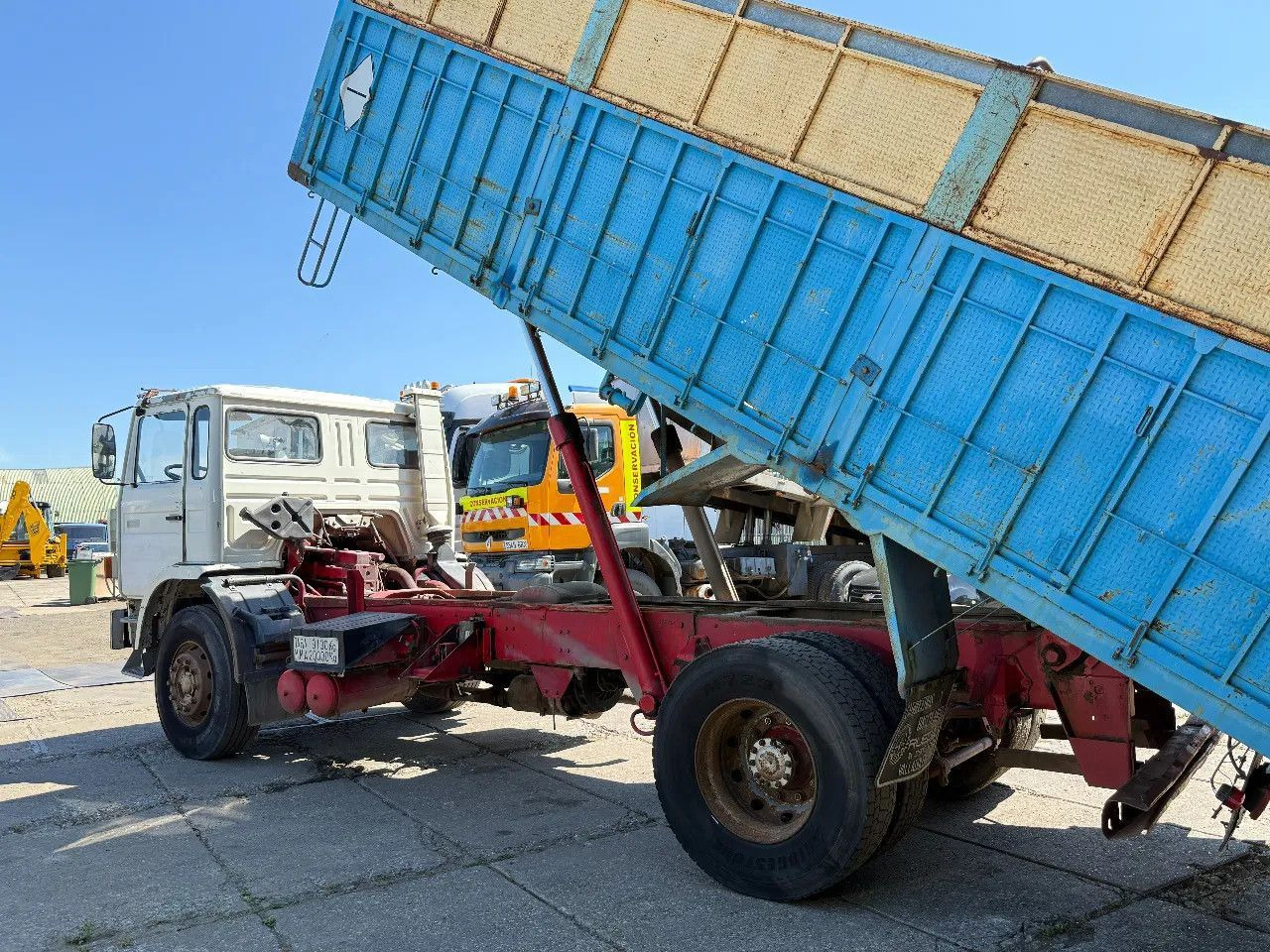 Renault G230 4X2 Tipper Spring/Spring Manual Gearbox - Xe ben: hình 3 Renault G230 4X2 Tipper Spring/Spring Manual Gearbox - Xe ben: hình 3