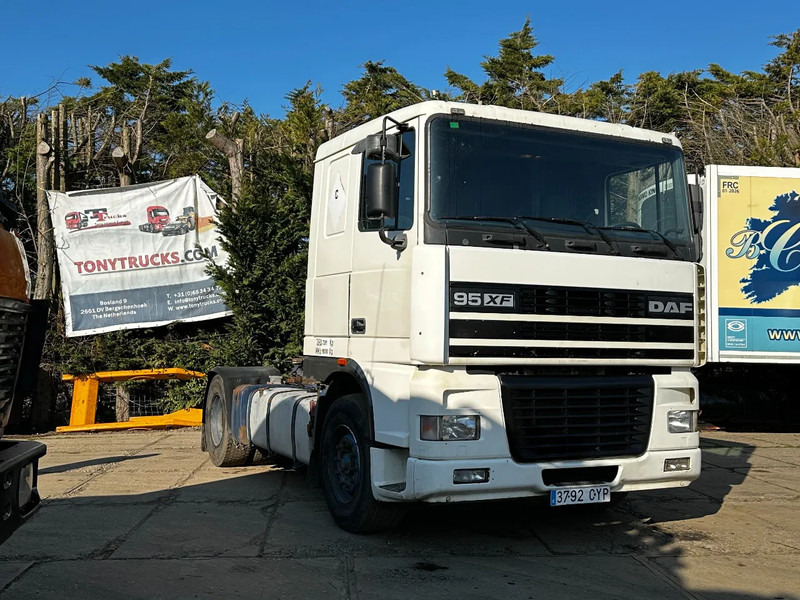 DAF XF 95.380 4X2 Tractor-unit Spring/Air ZF Manual Euro2 PTO - Xe đầu kéo: hình 1 DAF XF 95.380 4X2 Tractor-unit Spring/Air ZF Manual Euro2 PTO - Xe đầu kéo: hình 1