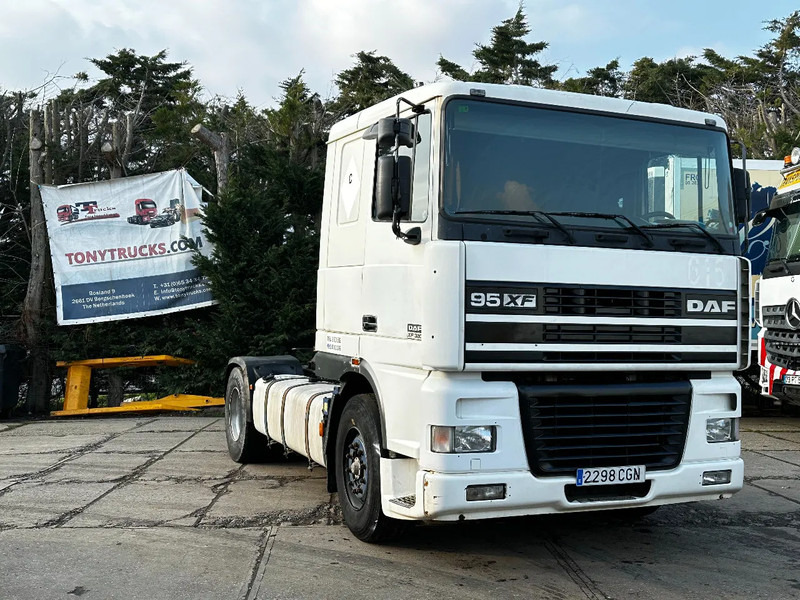 DAF XF 95.380 4X2 Tractor-unit Spring/Air ZF Manual Euro2 PTO - Xe đầu kéo: hình 1 DAF XF 95.380 4X2 Tractor-unit Spring/Air ZF Manual Euro2 PTO - Xe đầu kéo: hình 1