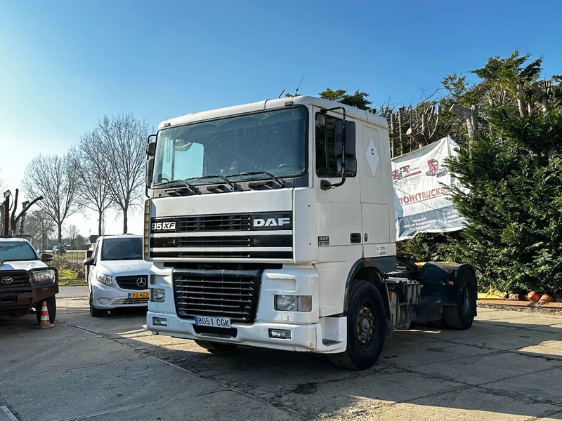 DAF XF 95.380 4X2 Tractor-unit Spring/Air ZF Manual Euro2 PTO - Xe đầu kéo: hình 2 DAF XF 95.380 4X2 Tractor-unit Spring/Air ZF Manual Euro2 PTO - Xe đầu kéo: hình 2