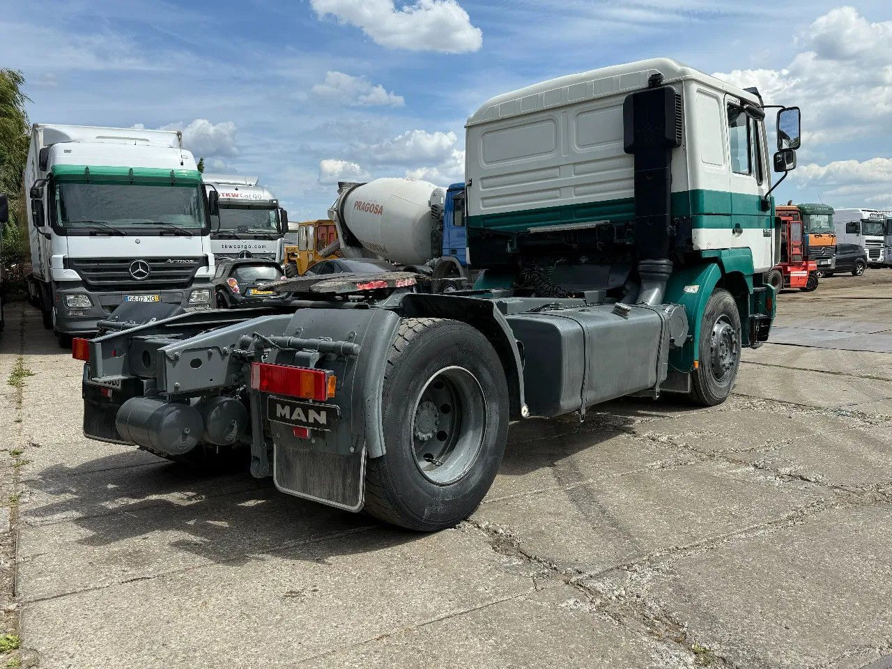 MAN 19.403 4X2 Tractor-unit Spring/Air ZF Manual Gea - Xe đầu kéo: hình 4 MAN 19.403 4X2 Tractor-unit Spring/Air ZF Manual Gea - Xe đầu kéo: hình 4