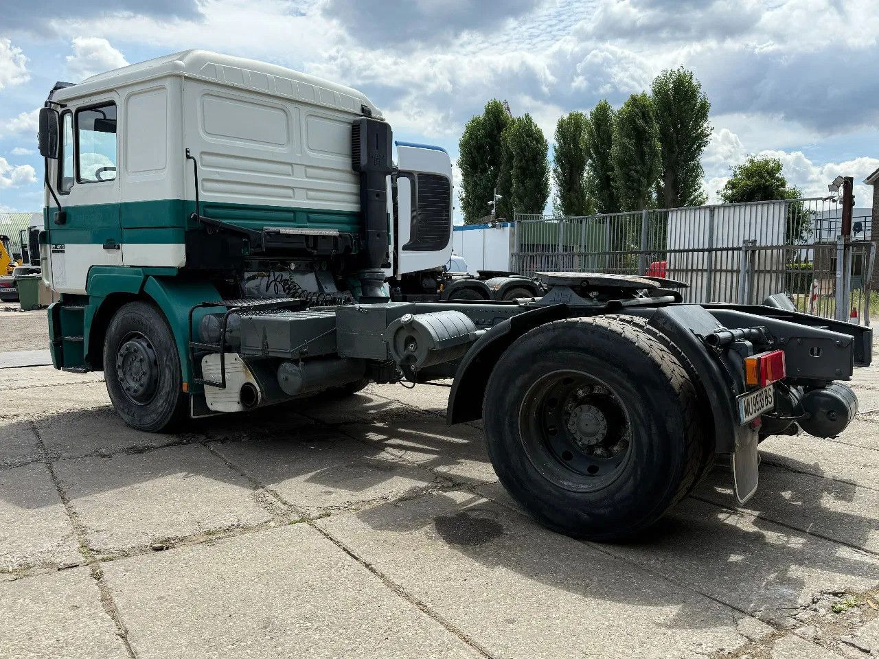 MAN 19.403 4X2 Tractor-unit Spring/Air ZF Manual Gea - Xe đầu kéo: hình 3 MAN 19.403 4X2 Tractor-unit Spring/Air ZF Manual Gea - Xe đầu kéo: hình 3
