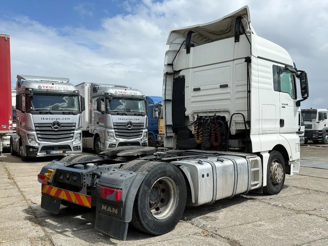 MAN TGX 18.480 4X2 Tractor-unit Spring/Air Retarder - Xe đầu kéo: hình 4 MAN TGX 18.480 4X2 Tractor-unit Spring/Air Retarder - Xe đầu kéo: hình 4