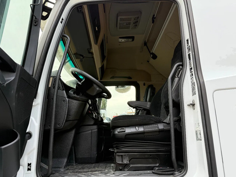 Mercedes-Benz Actros 1851 4X2 Tractor-unit Retarder Standklima ACC 165km - Xe đầu kéo: hình 5 Mercedes-Benz Actros 1851 4X2 Tractor-unit Retarder Standklima ACC 165km - Xe đầu kéo: hình 5