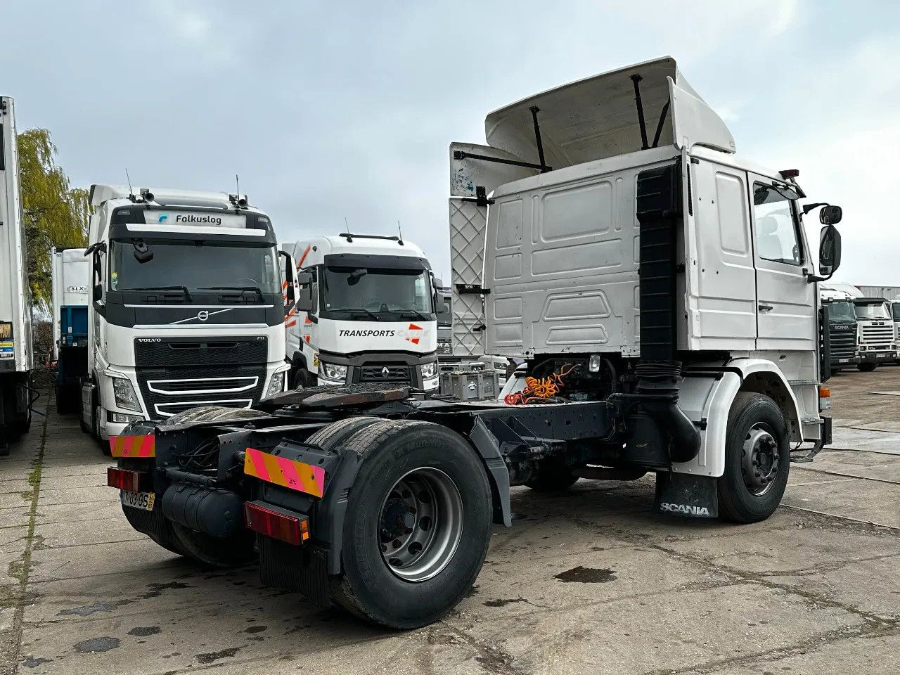 Scania R113-360 4X2 Tractor-unit Spring/Air Manual Gear - Xe đầu kéo: hình 4 Scania R113-360 4X2 Tractor-unit Spring/Air Manual Gear - Xe đầu kéo: hình 4