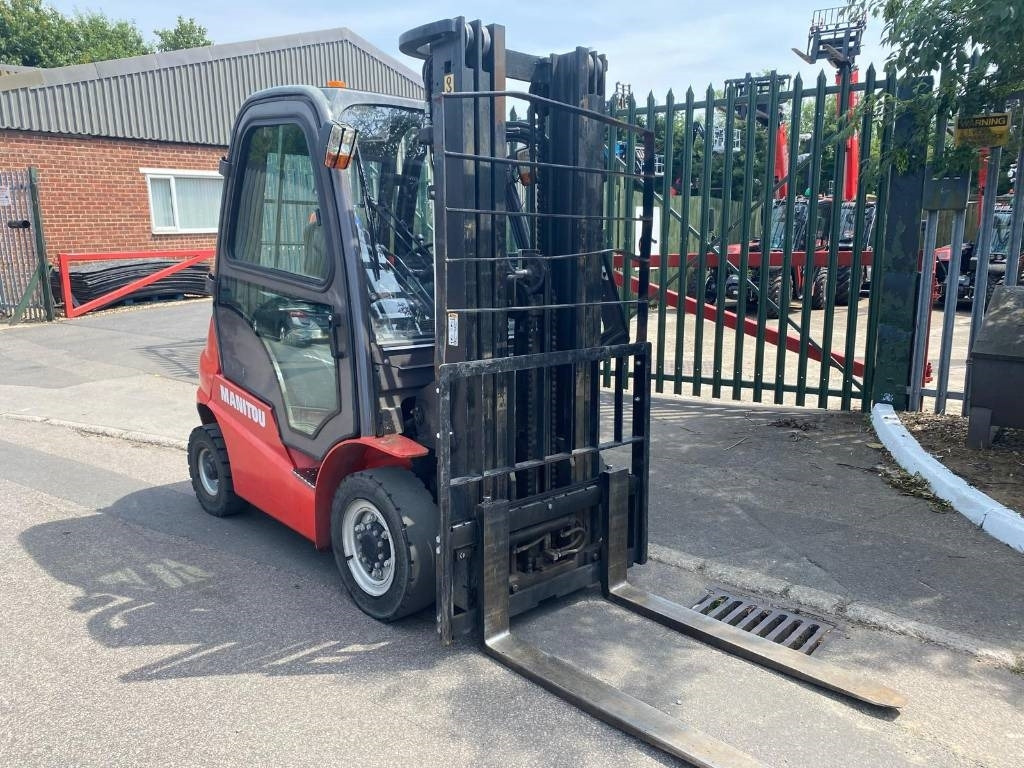Manitou Mi25D - Xe nâng diesel: hình 2 Manitou Mi25D - Xe nâng diesel: hình 2