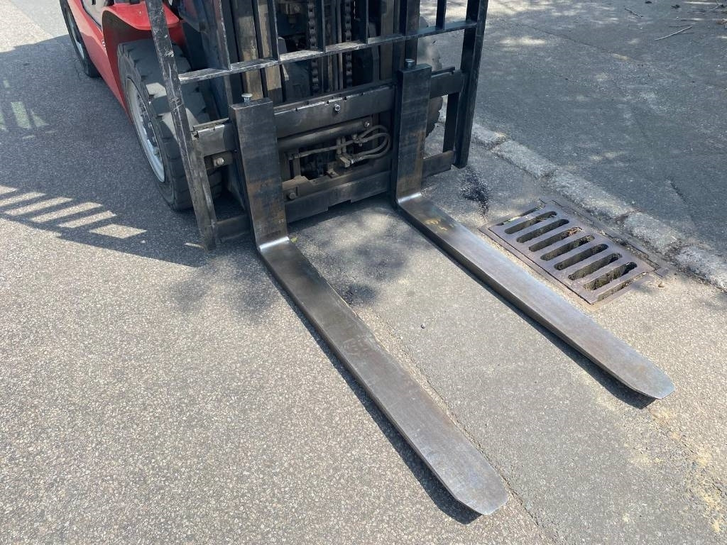 Manitou Mi25D - Xe nâng diesel: hình 4 Manitou Mi25D - Xe nâng diesel: hình 4