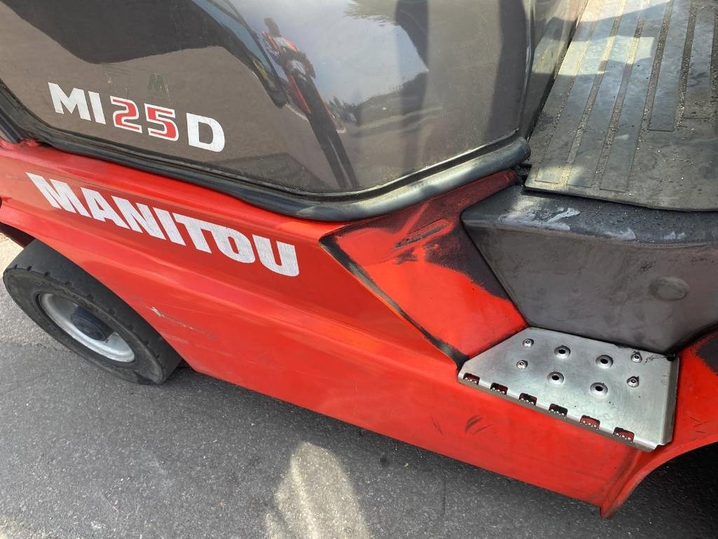 Xe nâng diesel Manitou Mi25D: hình 22 Xe nâng diesel Manitou Mi25D: hình 22