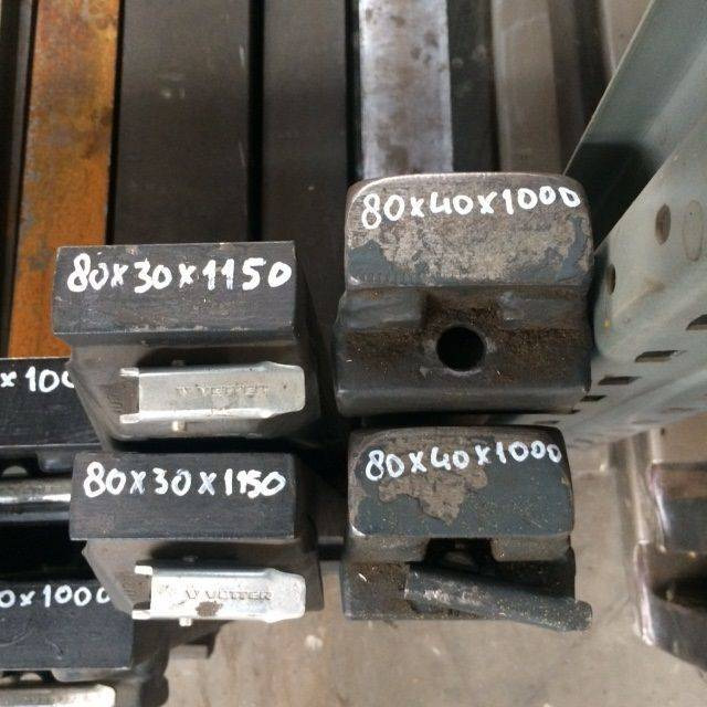 331 mm between FEM1A Forks - Chĩa: hình 4 331 mm between FEM1A Forks - Chĩa: hình 4