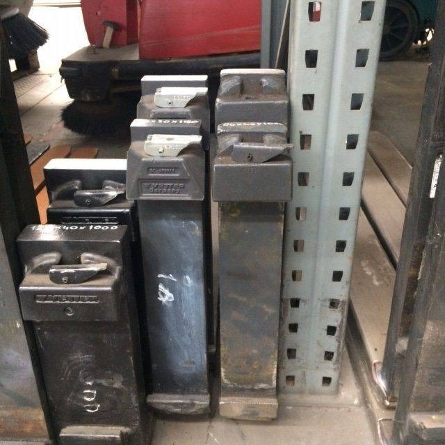 331 mm between FEM1A Forks - Chĩa: hình 3 331 mm between FEM1A Forks - Chĩa: hình 3