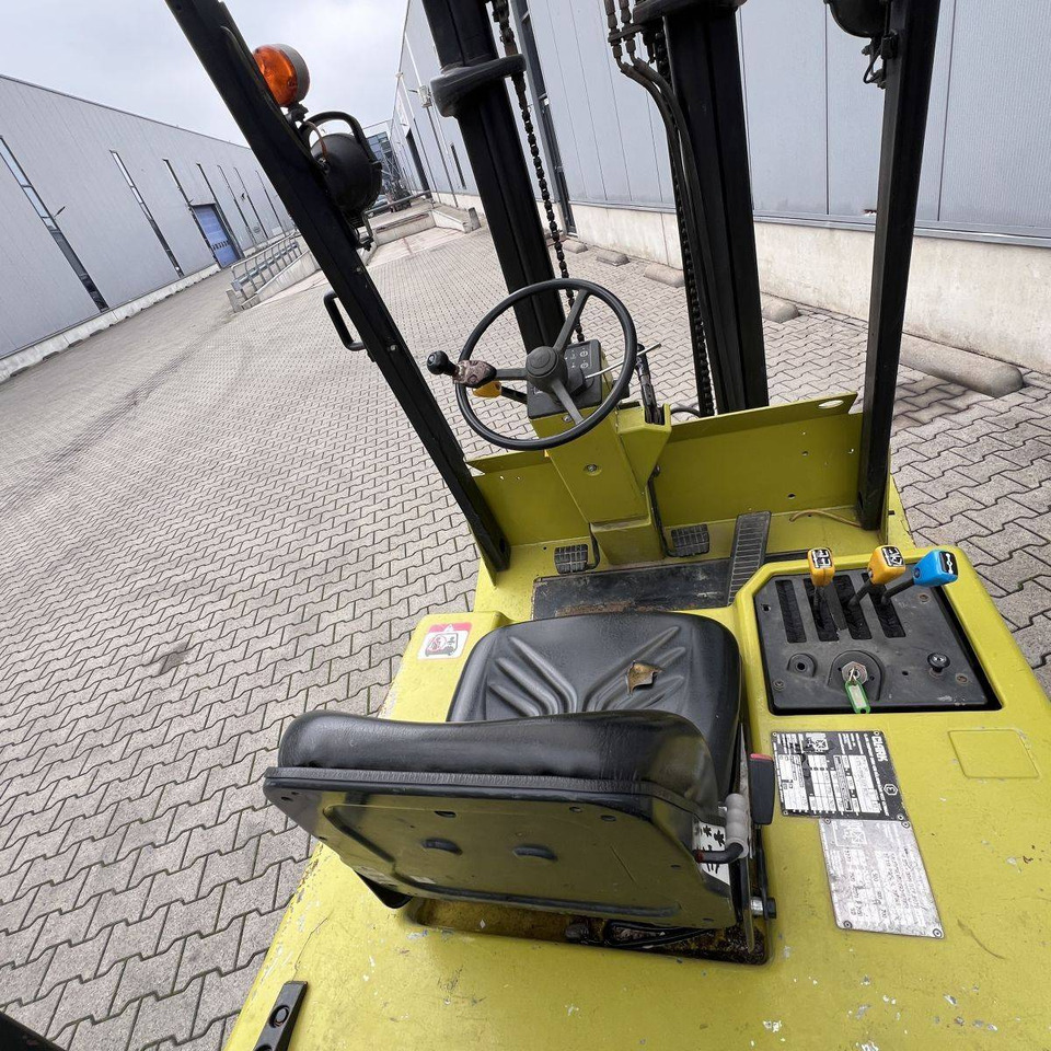 Clark GPM30 - Xe nâng gas: hình 3 Clark GPM30 - Xe nâng gas: hình 3