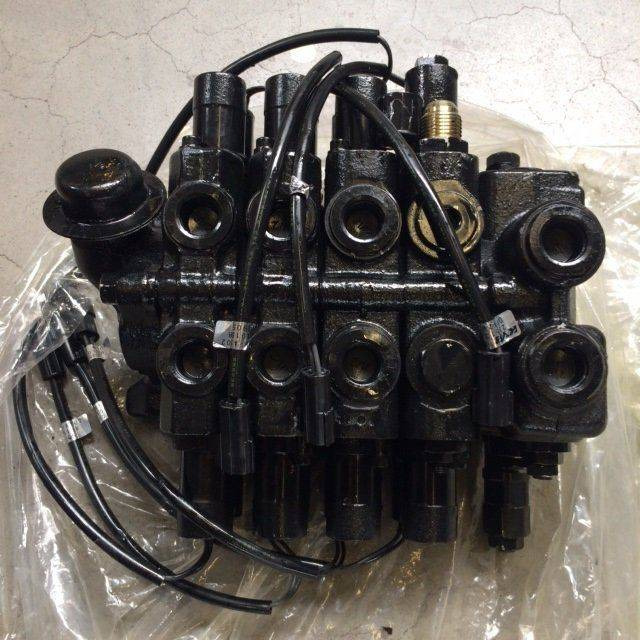 Control valve FC 4 valves - Van thủy lực cho Thiết bị xử lý vật liệu: hình 1 Control valve FC 4 valves - Van thủy lực cho Thiết bị xử lý vật liệu: hình 1