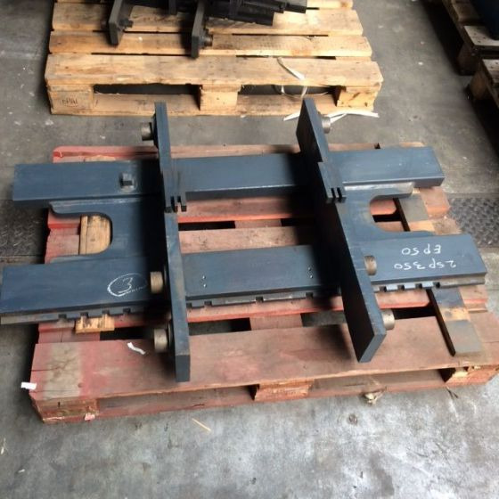 Fork Carriage /ZT/4.9T/3A/L1260 for Caterpillar - Đính kèm cho Thiết bị xử lý vật liệu: hình 1 Fork Carriage /ZT/4.9T/3A/L1260 for Caterpillar - Đính kèm cho Thiết bị xử lý vật liệu: hình 1