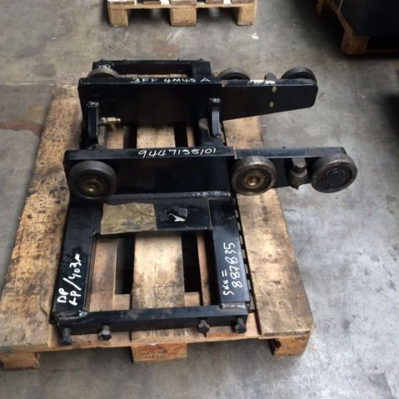 Fork carriage 1190 mm for CAT. - Đính kèm cho Thiết bị xử lý vật liệu: hình 2 Fork carriage 1190 mm for CAT. - Đính kèm cho Thiết bị xử lý vật liệu: hình 2