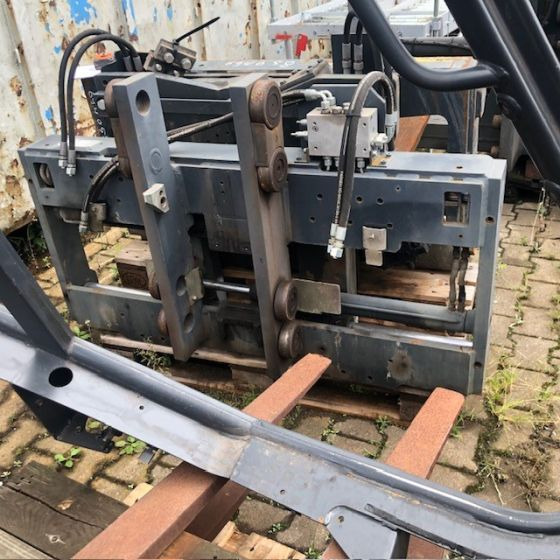 Integrated fork positioner shaft guid with side shift - Đính kèm cho Thiết bị xử lý vật liệu: hình 1 Integrated fork positioner shaft guid with side shift - Đính kèm cho Thiết bị xử lý vật liệu: hình 1