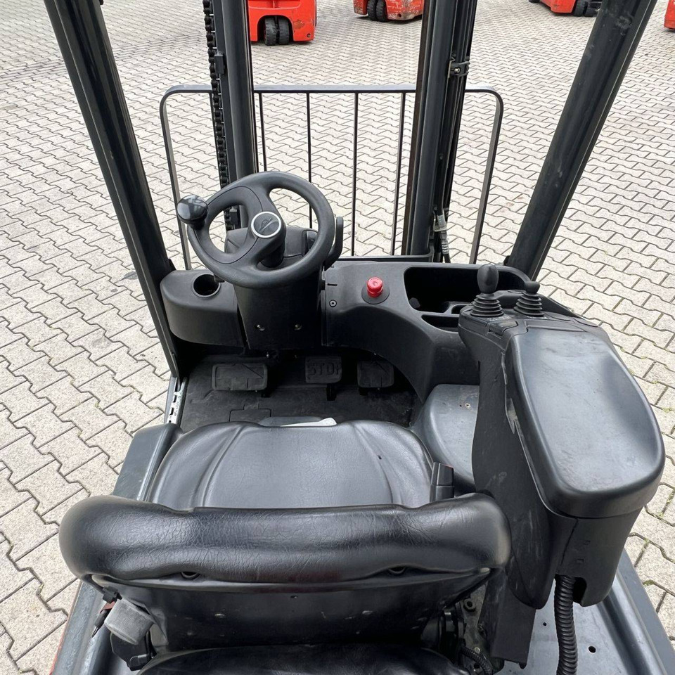 Linde E15 (386-02) EVO - Xe nâng điện: hình 3 Linde E15 (386-02) EVO - Xe nâng điện: hình 3