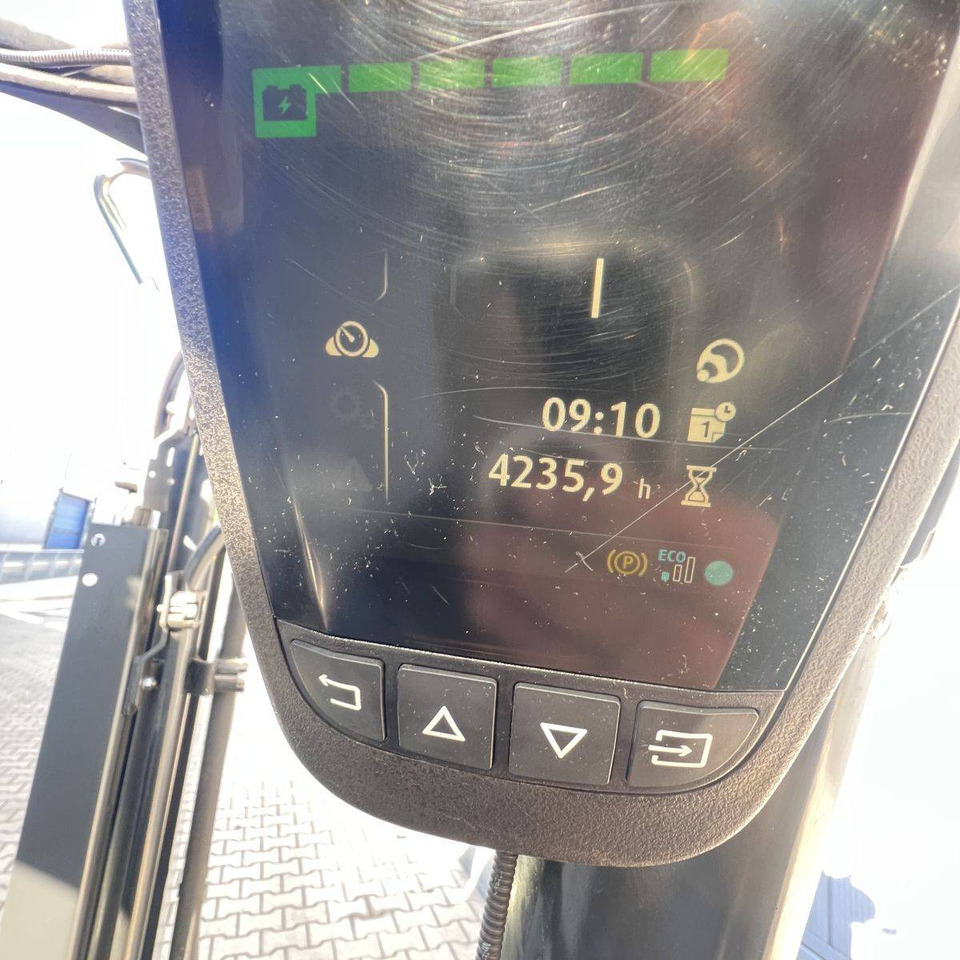 Xe nâng điện Linde E16C (386-02) EVO Li-On: hình 11 Xe nâng điện Linde E16C (386-02) EVO Li-On: hình 11