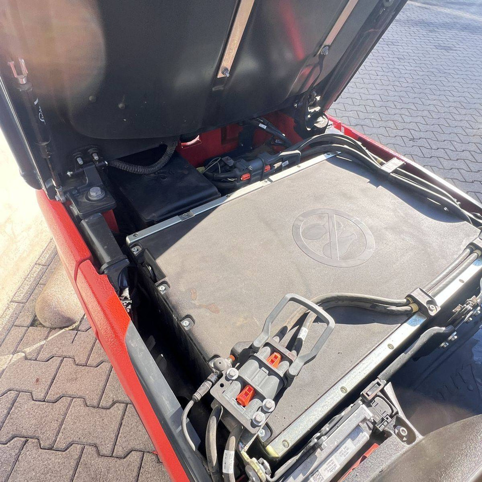 Xe nâng điện Linde E16C (386-02) EVO Li-On: hình 7 Xe nâng điện Linde E16C (386-02) EVO Li-On: hình 7