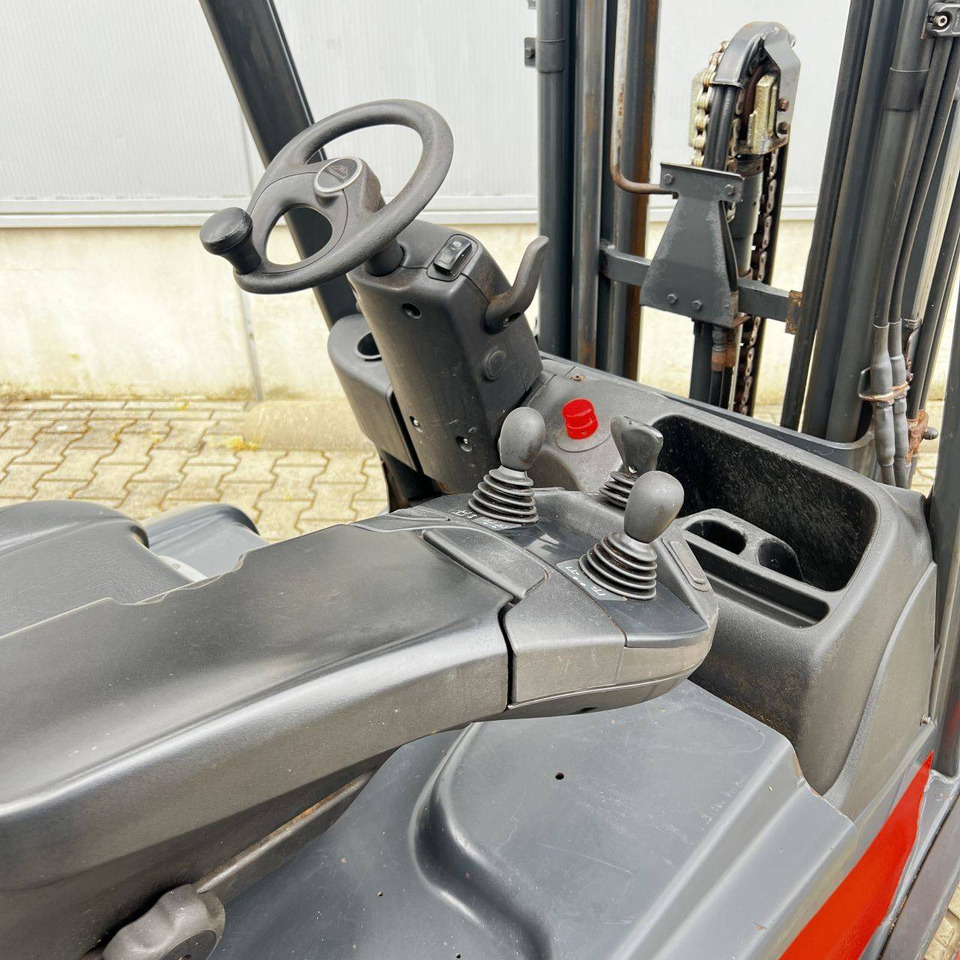 Linde E20L (386-02) EVO - Xe nâng điện: hình 3 Linde E20L (386-02) EVO - Xe nâng điện: hình 3