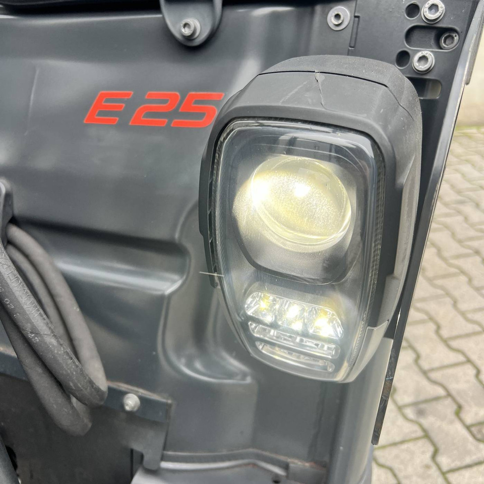Linde E25 (387) - Xe nâng điện: hình 2 Linde E25 (387) - Xe nâng điện: hình 2