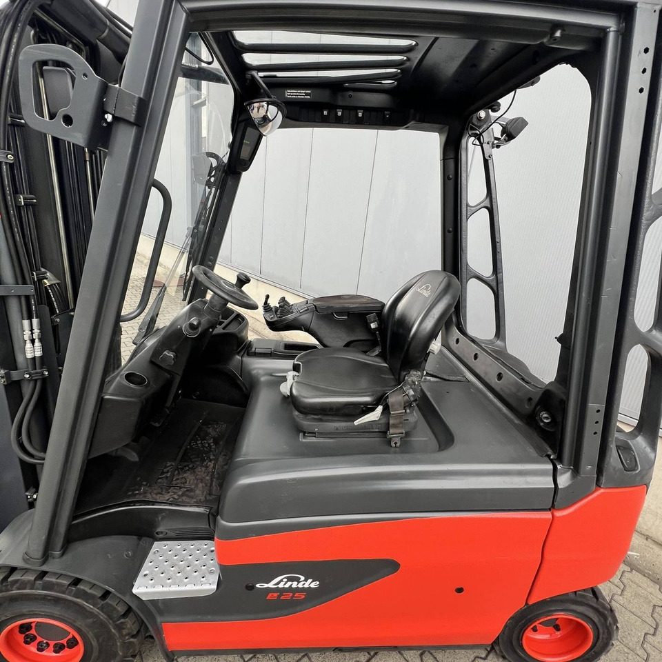 Linde E25L (387) - Xe nâng điện: hình 3 Linde E25L (387) - Xe nâng điện: hình 3