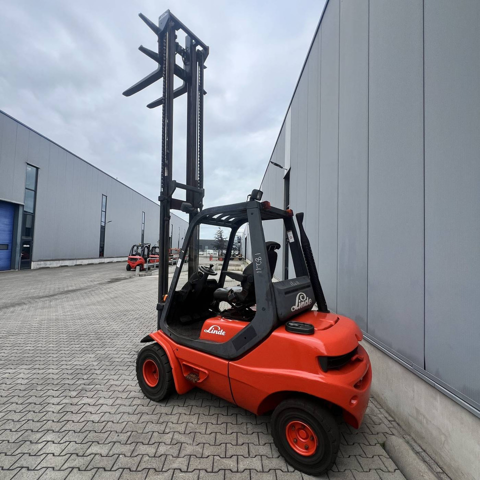 Linde H30D-02 (351) - Xe nâng diesel: hình 4 Linde H30D-02 (351) - Xe nâng diesel: hình 4