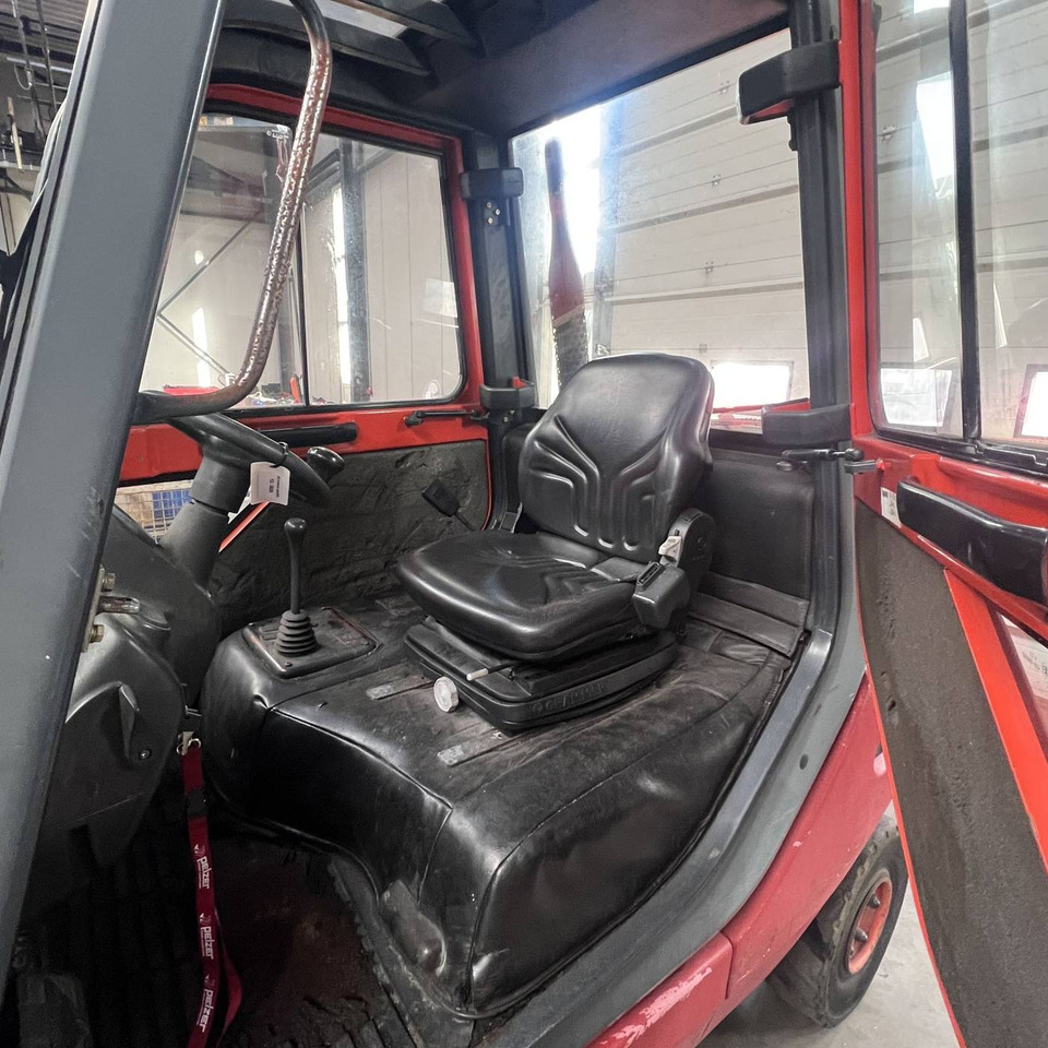 Linde H30T (351) - Xe nâng gas: hình 4 Linde H30T (351) - Xe nâng gas: hình 4