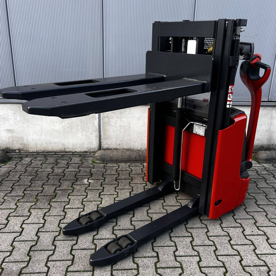 Linde L12 (1172) - Máy xếp chồng: hình 5 Linde L12 (1172) - Máy xếp chồng: hình 5