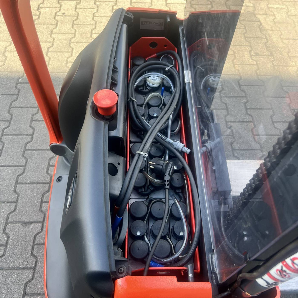 Linde L12 (1172) - Máy xếp chồng: hình 5 Linde L12 (1172) - Máy xếp chồng: hình 5