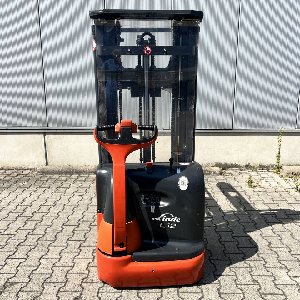 Linde L12 (379) - Máy xếp chồng: hình 2 Linde L12 (379) - Máy xếp chồng: hình 2