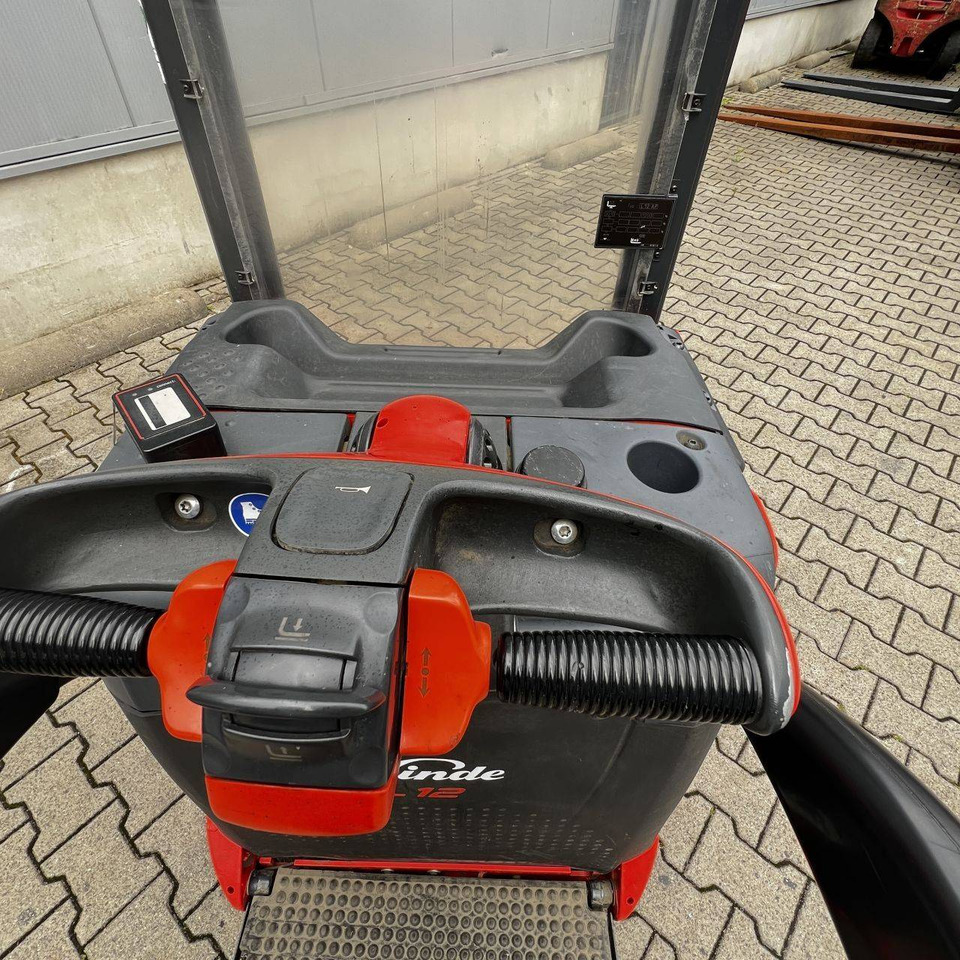 Linde L12AP (133) - Máy xếp chồng: hình 5 Linde L12AP (133) - Máy xếp chồng: hình 5