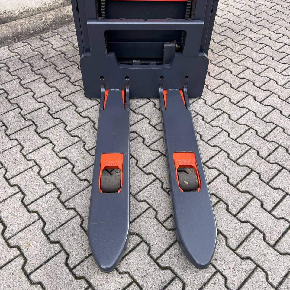 Linde L14 (1173) - Máy xếp chồng: hình 3 Linde L14 (1173) - Máy xếp chồng: hình 3