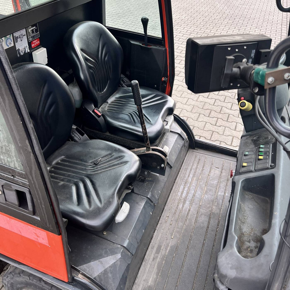 Linde P250 SWB (127) - Xe cày kéo: hình 5 Linde P250 SWB (127) - Xe cày kéo: hình 5