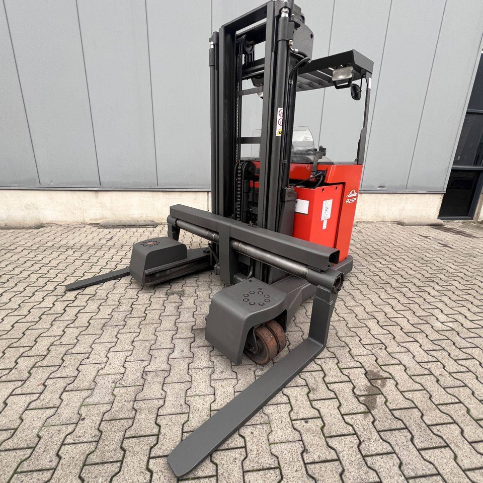 Linde R25F - Xe tải tiếp cận 4 hướng: hình 4 Linde R25F - Xe tải tiếp cận 4 hướng: hình 4