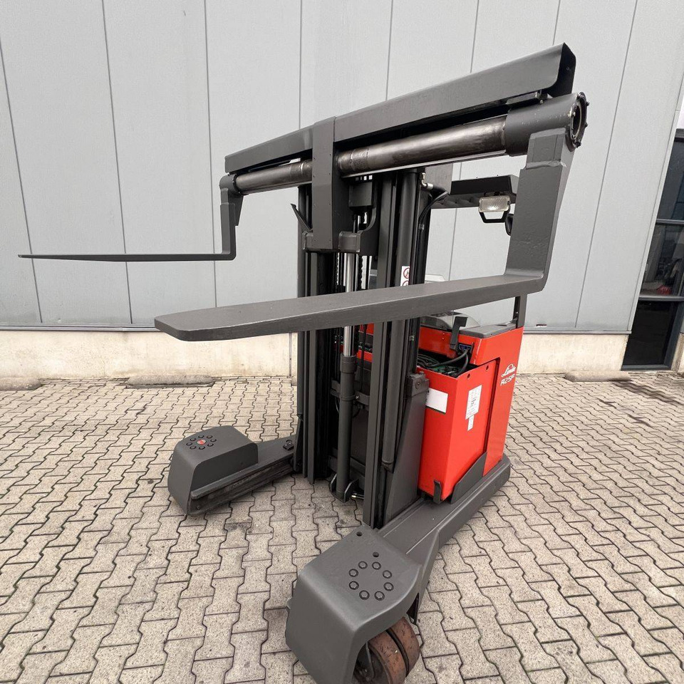 Linde R25F - Xe tải tiếp cận 4 hướng: hình 5 Linde R25F - Xe tải tiếp cận 4 hướng: hình 5