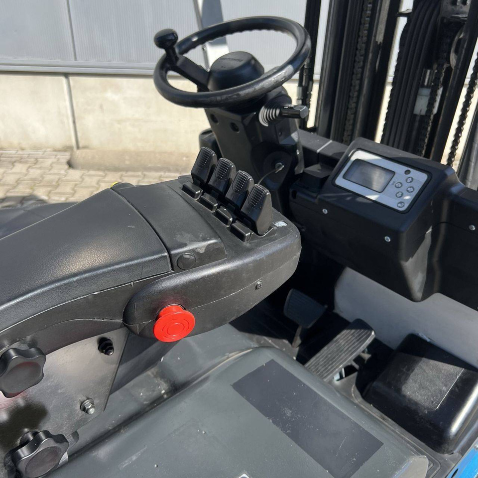Unicarriers AG1N1L16Q - Xe nâng điện: hình 4 Unicarriers AG1N1L16Q - Xe nâng điện: hình 4