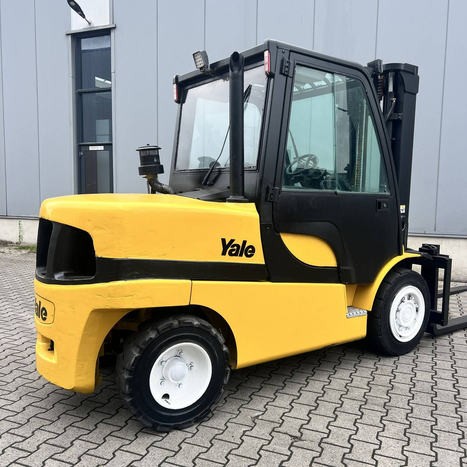 Yale GDP55VX - Xe nâng diesel: hình 2 Yale GDP55VX - Xe nâng diesel: hình 2