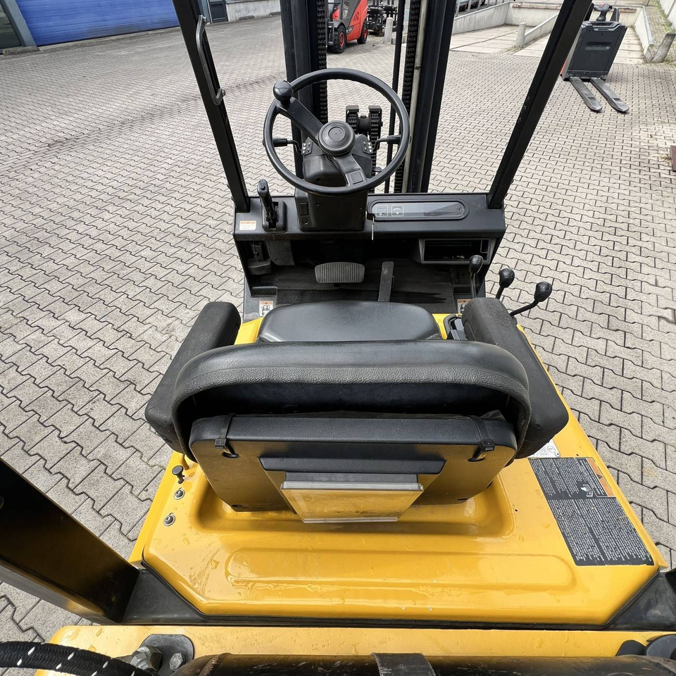 Yale GLP30TF - Xe nâng gas: hình 5 Yale GLP30TF - Xe nâng gas: hình 5