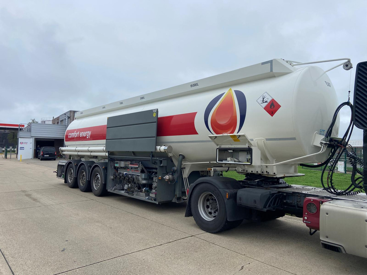 LAG - Sơ mi rơ moóc bồn: hình 1 LAG - Sơ mi rơ moóc bồn: hình 1