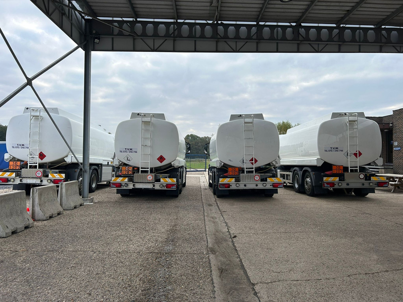 MAN TGS (lot of 4) - Xe bồn: hình 5 MAN TGS (lot of 4) - Xe bồn: hình 5