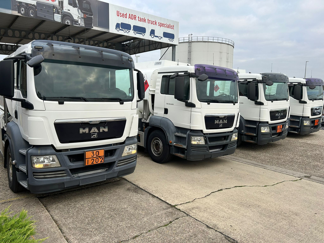 MAN TGS (lot of 4) - Xe bồn: hình 3 MAN TGS (lot of 4) - Xe bồn: hình 3