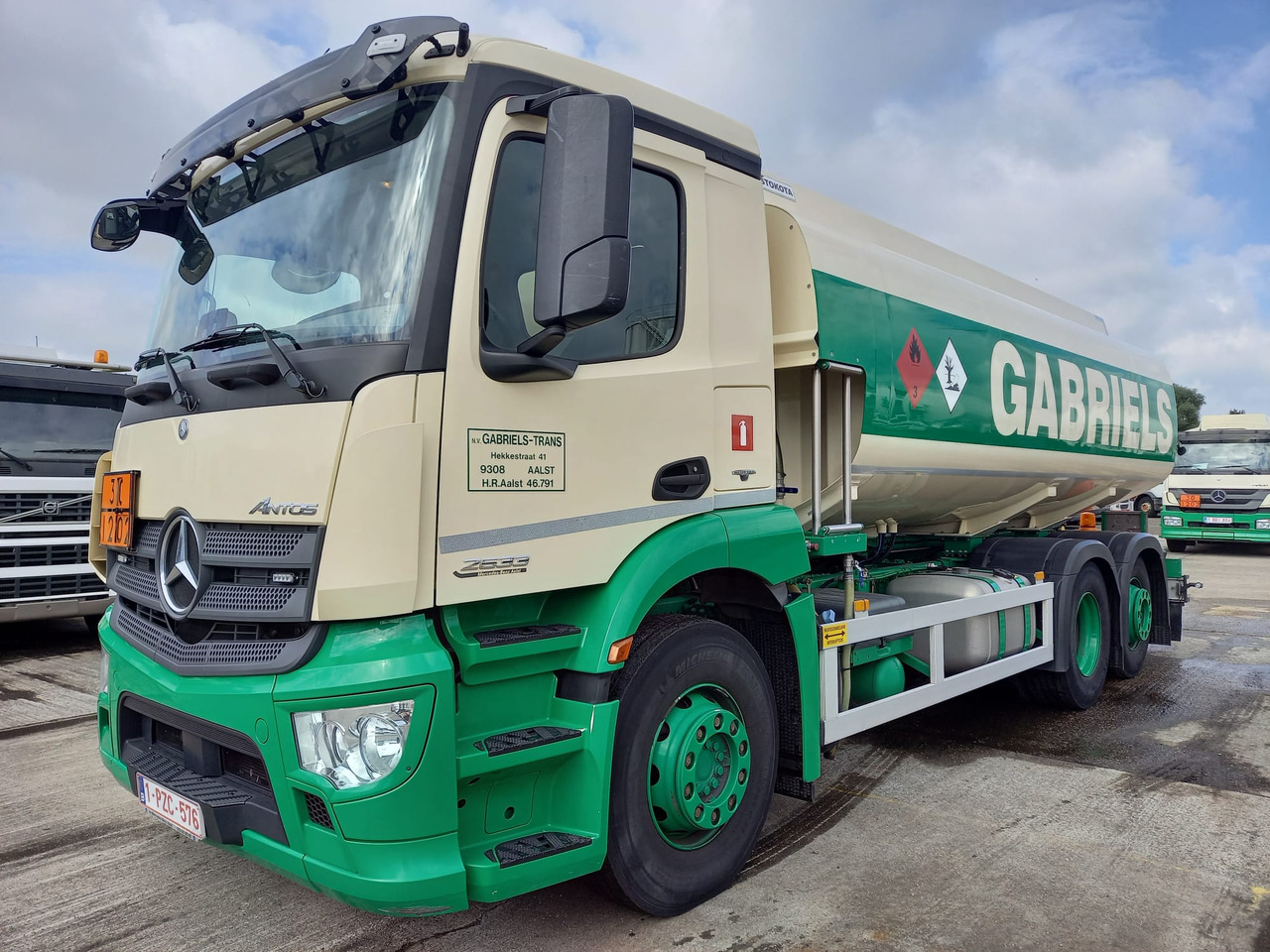 MERCEDES ANTOS - Xe bồn: hình 1 MERCEDES ANTOS - Xe bồn: hình 1