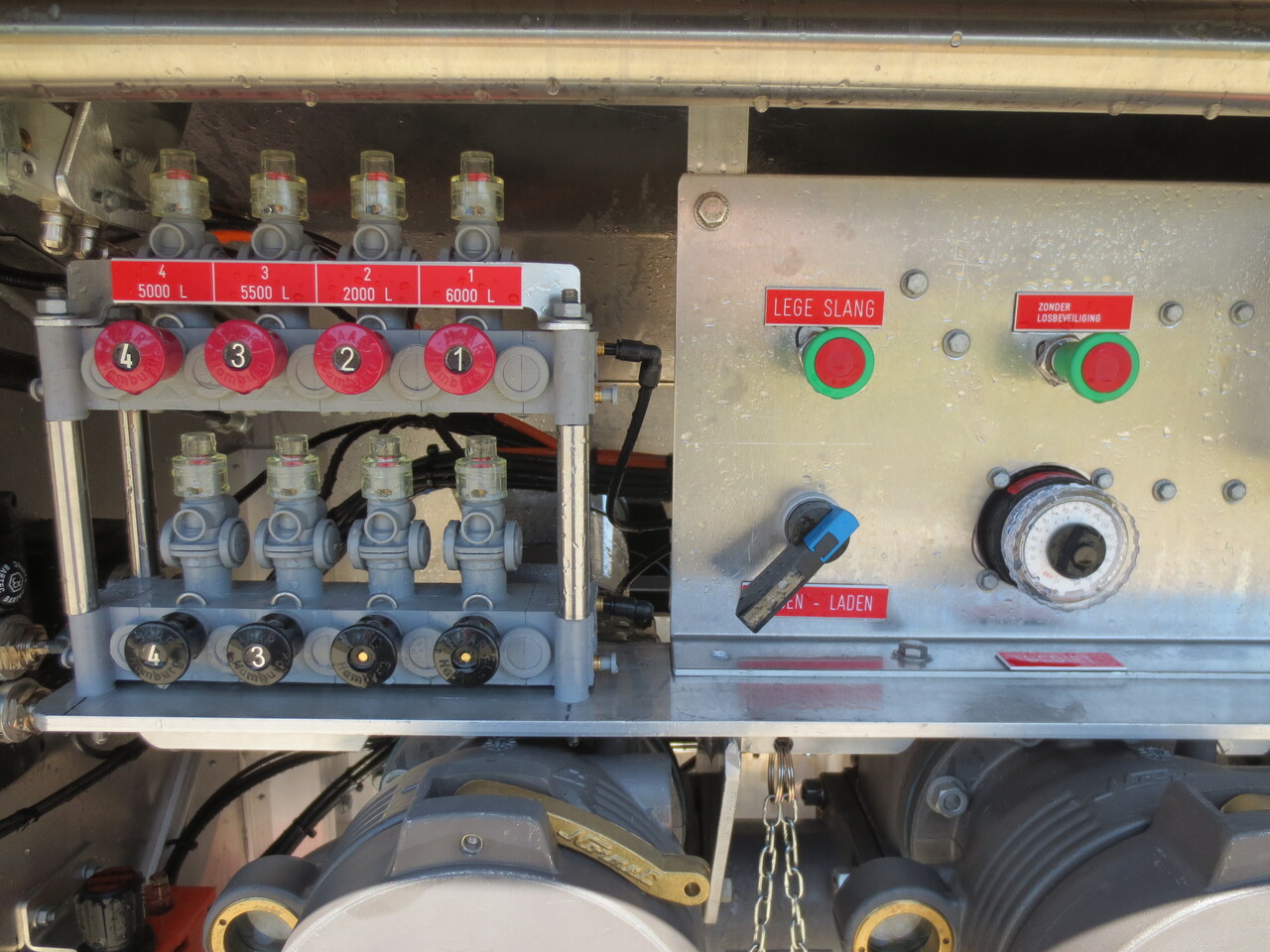 SCANIA G370 - Xe bồn: hình 2 SCANIA G370 - Xe bồn: hình 2