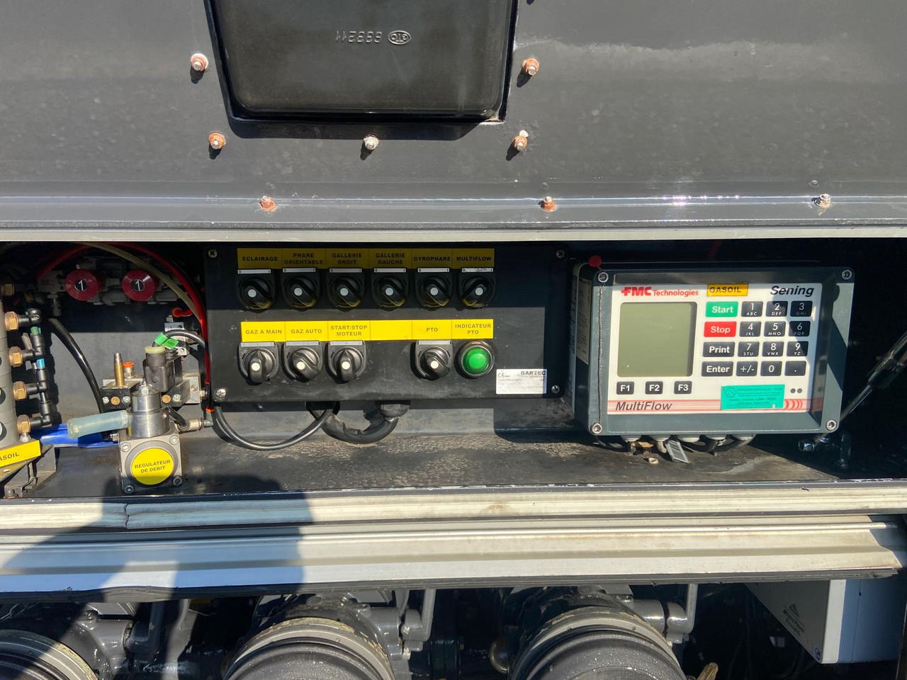 SCANIA P410 - Xe bồn: hình 4 SCANIA P410 - Xe bồn: hình 4