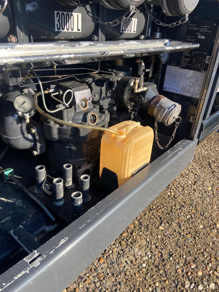 SCANIA P410 - Xe bồn: hình 5 SCANIA P410 - Xe bồn: hình 5