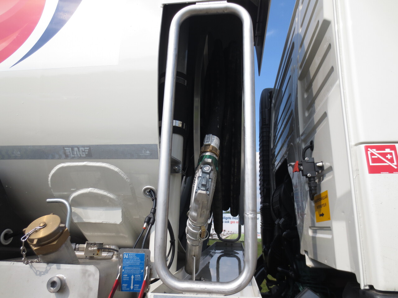 Xe bồn VOLVO FM: hình 6