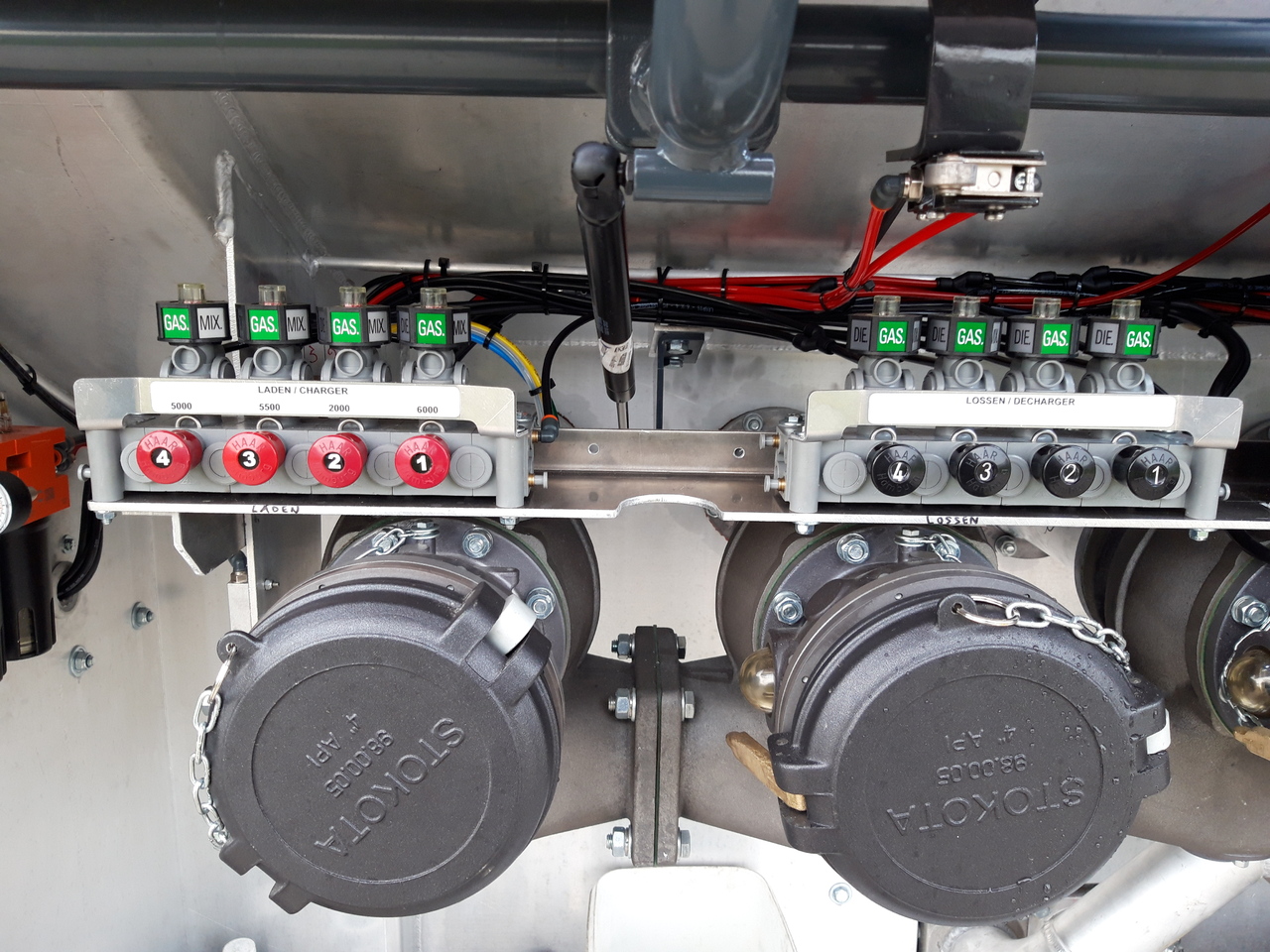 VOLVO FM - Xe bồn: hình 3 VOLVO FM - Xe bồn: hình 3
